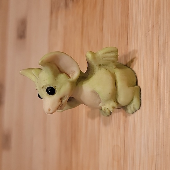 Whimsical World Of Pocket Dragons HI! - Picture 2 of 5